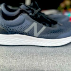 Ladies New Balance tennis shoes 7.5